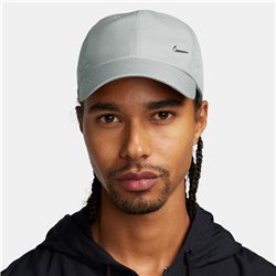 Nike Dri-Fit Club essential hat with black metal swoosh