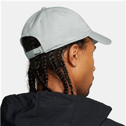 Nike Dri-FIT Club Cappello essenziale con Swoosh in metallo Nero